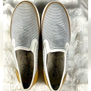 Margaritaville Women’s Size‎ 6.5  Blue/White Striped Canvas Slip Ons